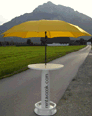 Quicktabel mit Sonnenschirm mieten-Stehtisch Vermietung Salzburg